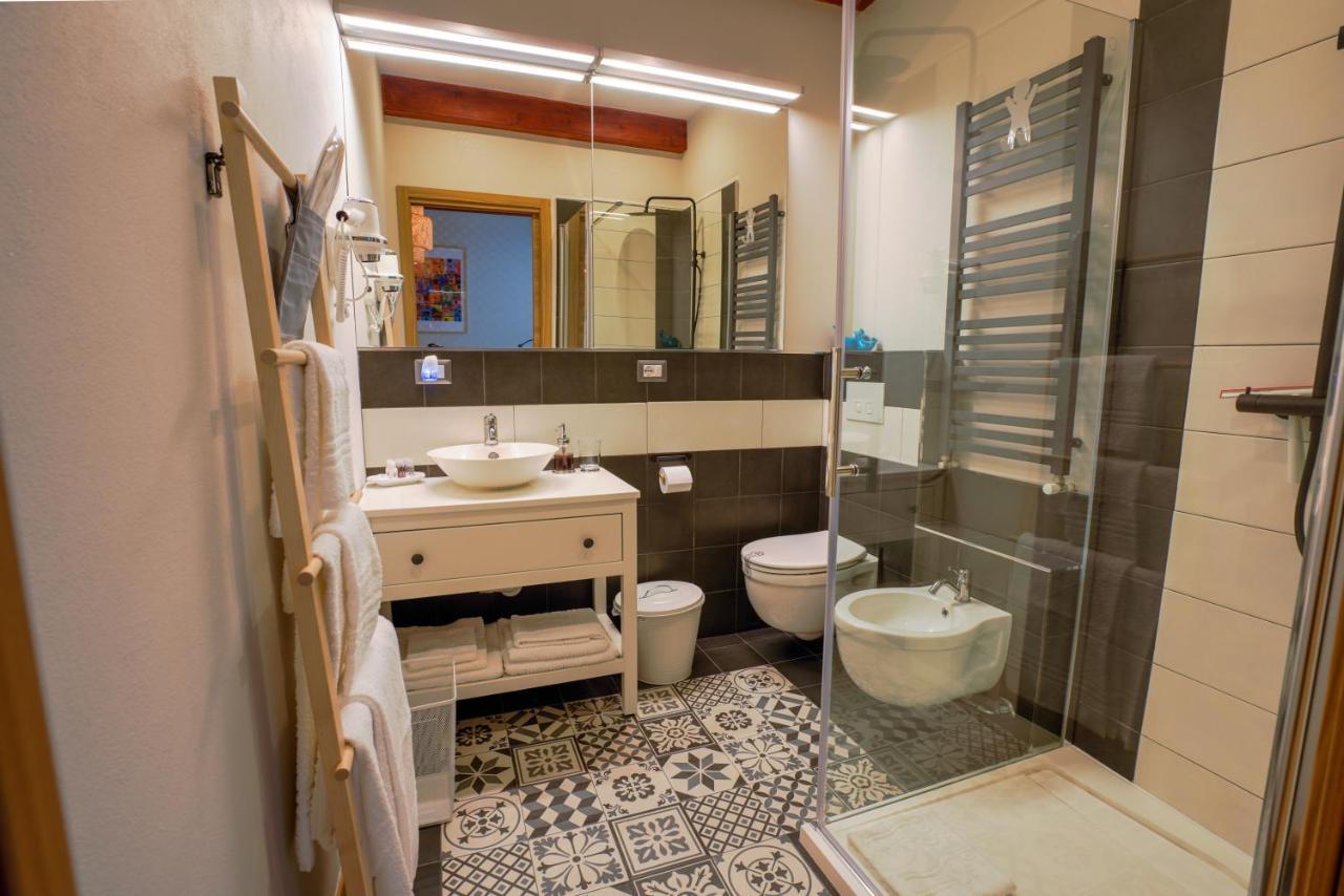 Sa Domo E Giuanne E Giuanna Bed & Breakfast Боза Екстериор снимка