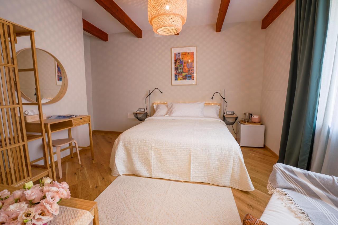 Sa Domo E Giuanne E Giuanna Bed & Breakfast Боза Екстериор снимка